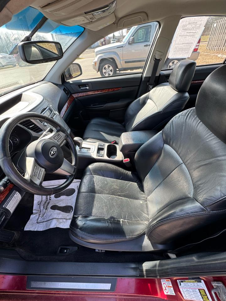 Subaru Legacy 2.5i Limited 2011