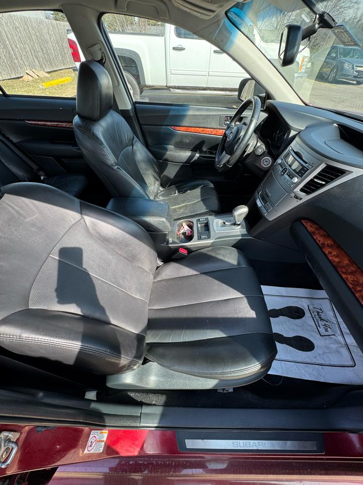 Subaru Legacy 2.5i Limited 2011