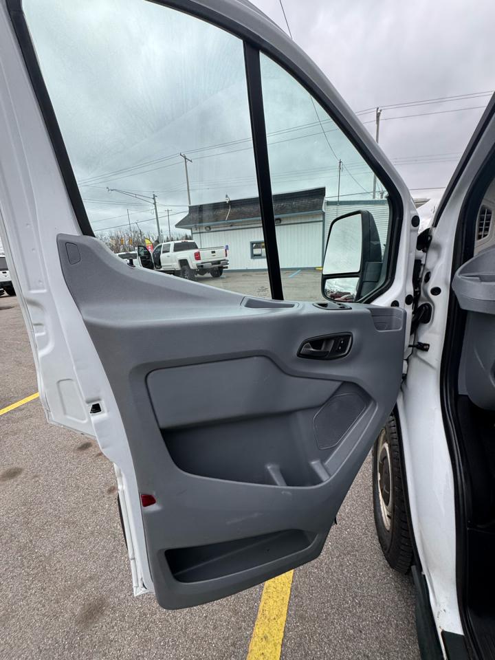 Ford Transit 150 Van Low Roof 60/40 Pass. 148-in. WB 2018
