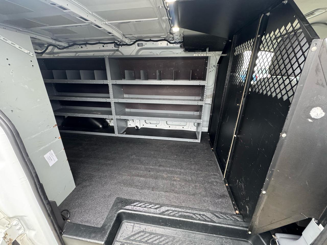 Ford Transit 150 Van Low Roof 60/40 Pass. 148-in. WB 2018