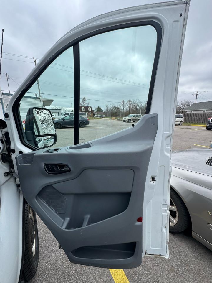 Ford Transit 150 Van Low Roof 60/40 Pass. 148-in. WB 2018