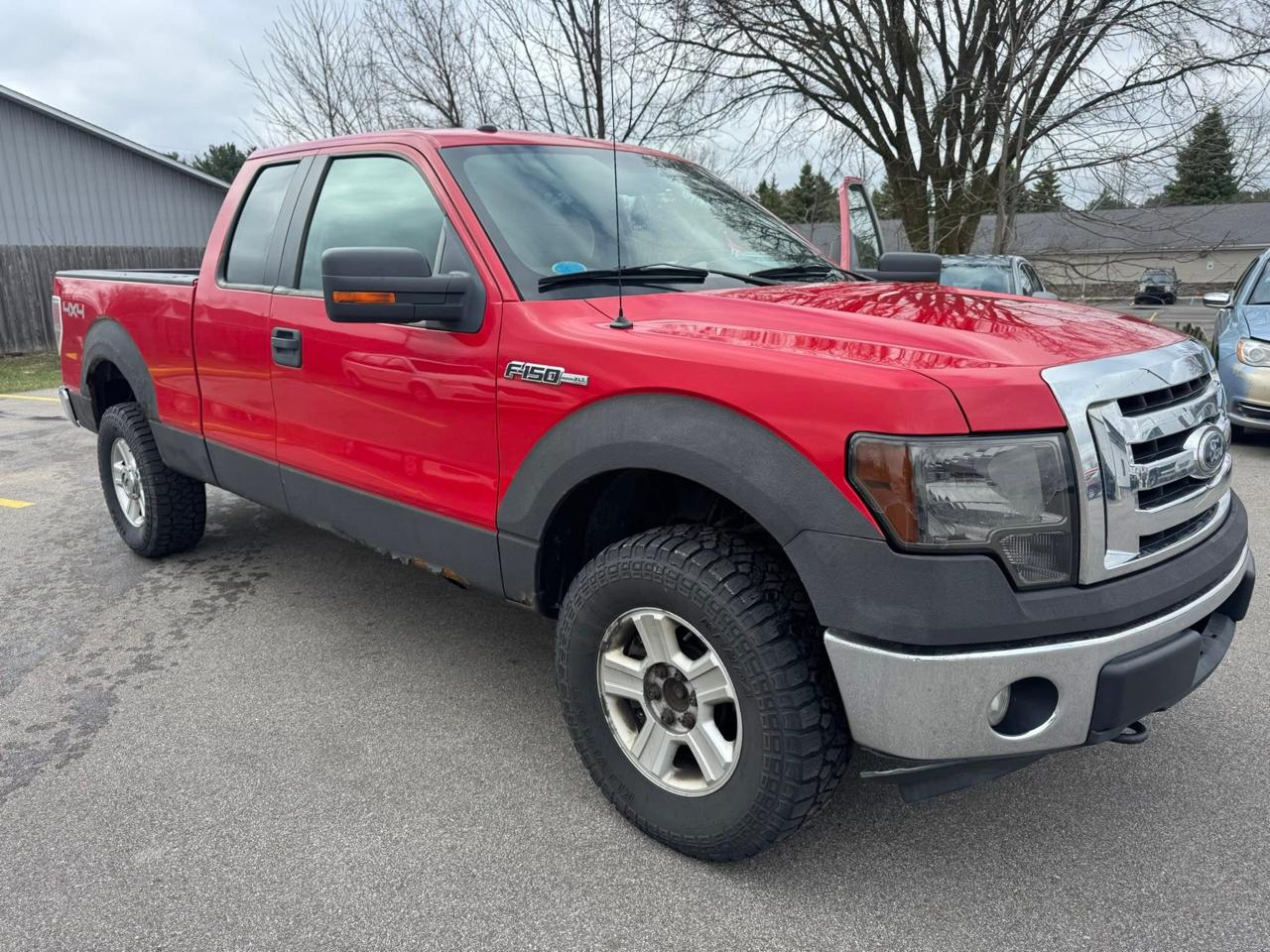 Ford F-150 XL SuperCab 8-ft. Bed 4WD 2010