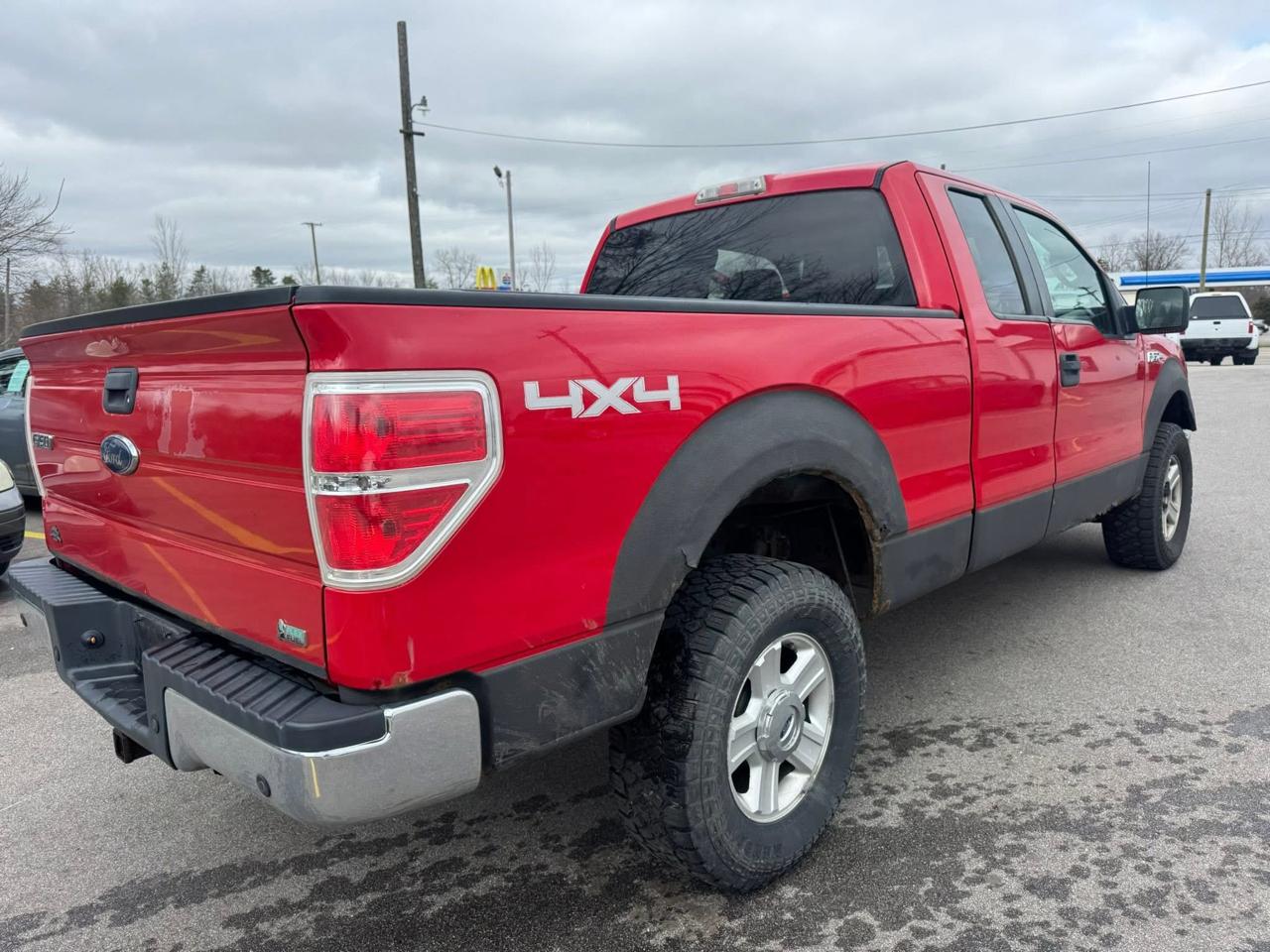 Ford F-150 XL SuperCab 8-ft. Bed 4WD 2010