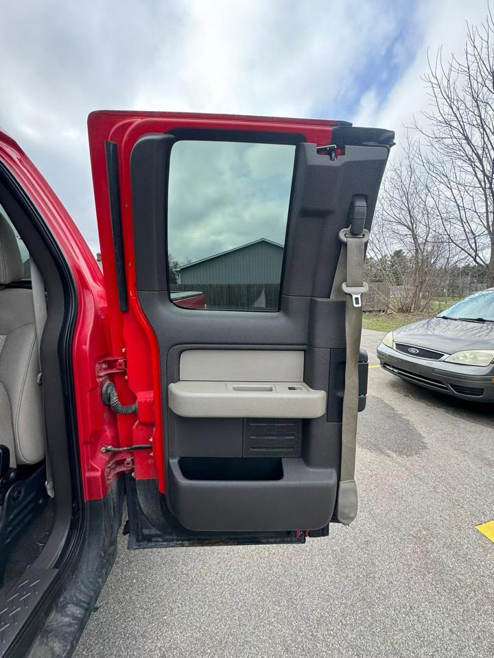 Ford F-150 XL SuperCab 8-ft. Bed 4WD 2010