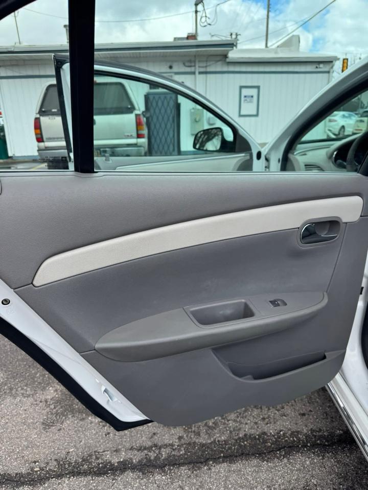 Chevrolet Malibu 1LT 2012