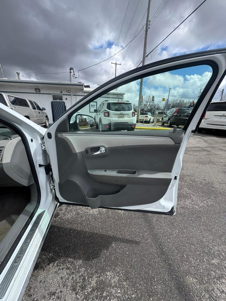 Chevrolet Malibu 1LT 2012