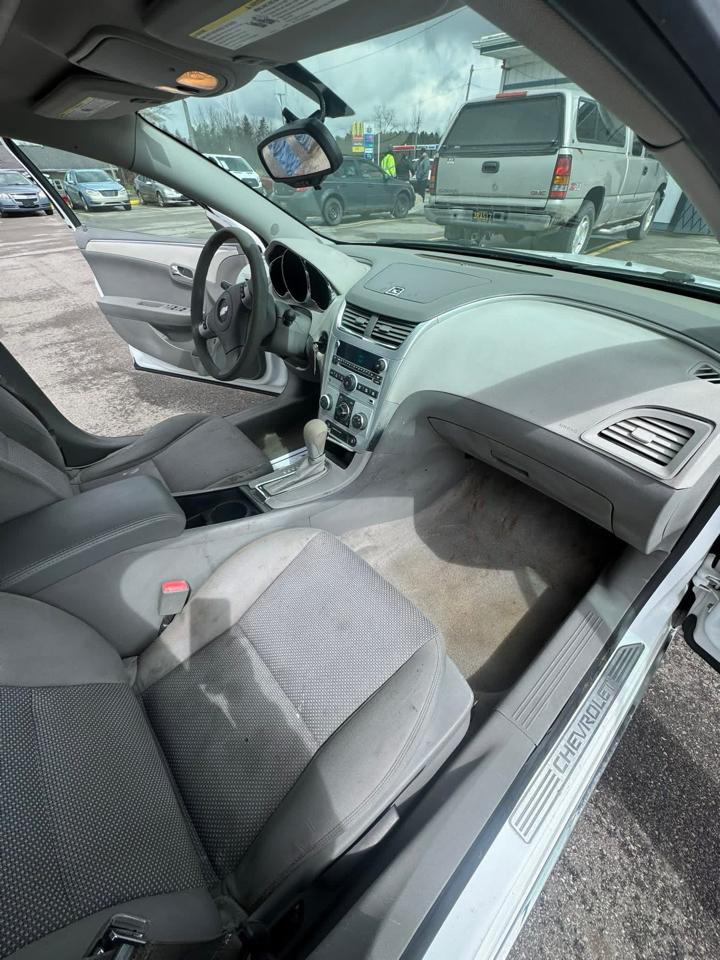 Chevrolet Malibu 1LT 2012