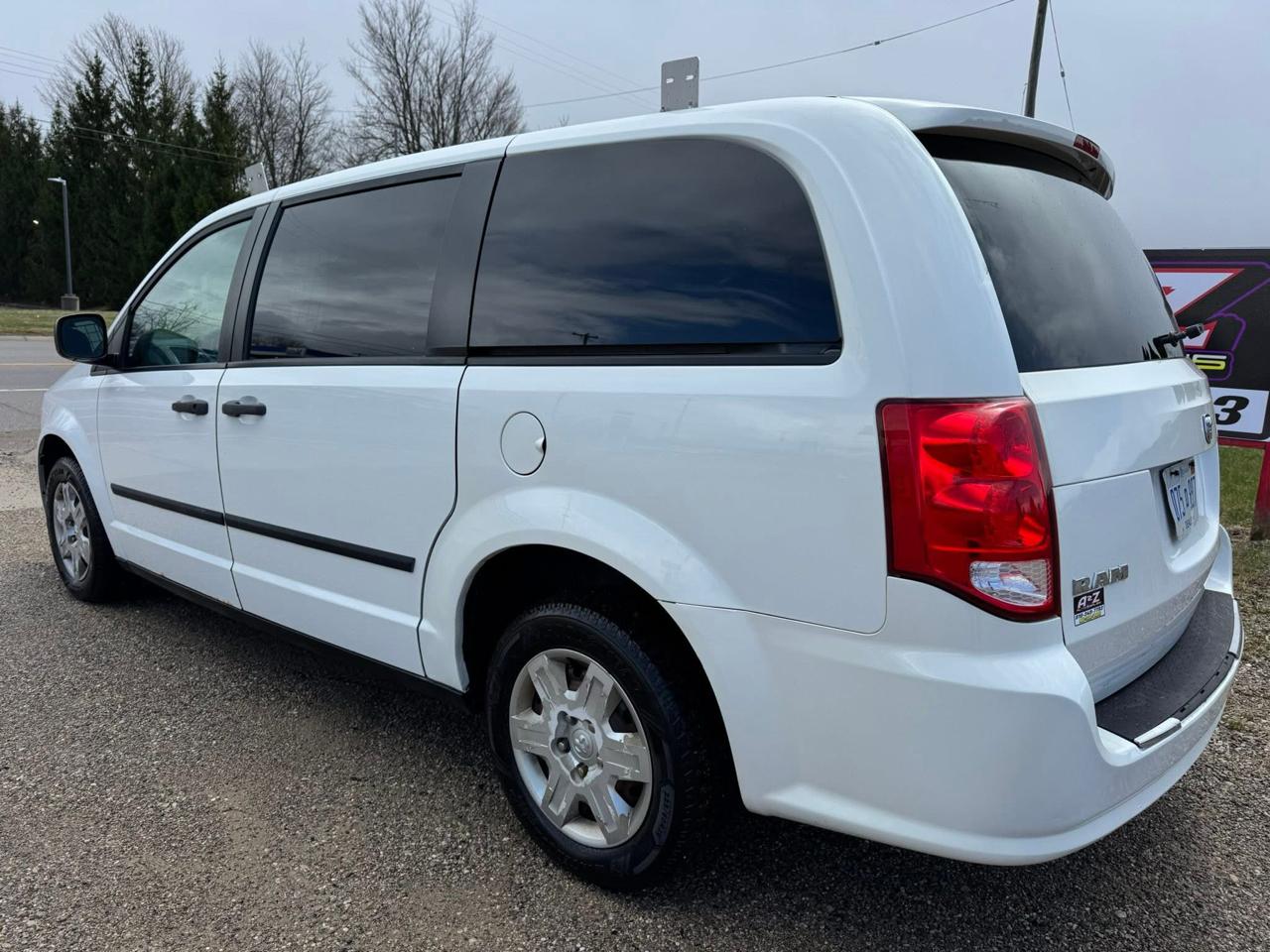 RAM Cargo Van Base 2012