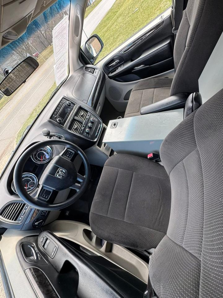 RAM Cargo Van Base 2012