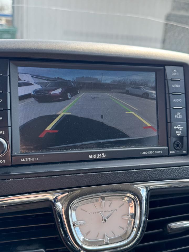 Chrysler Town & Country Touring-L 2014