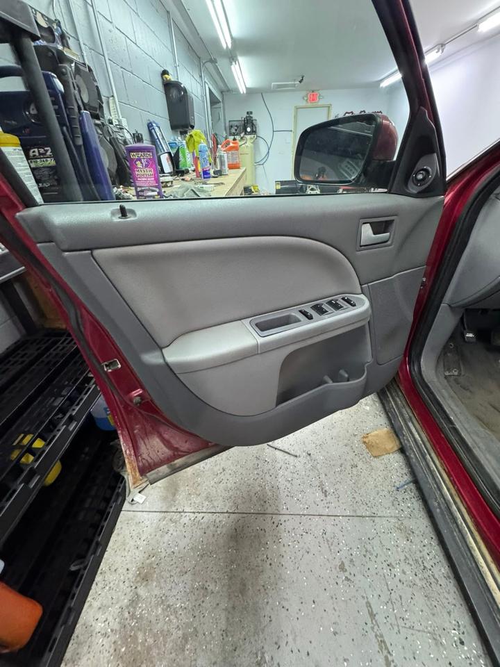 Ford Five Hundred SE 2006