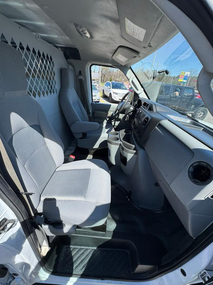 Ford Econoline E-250 2014