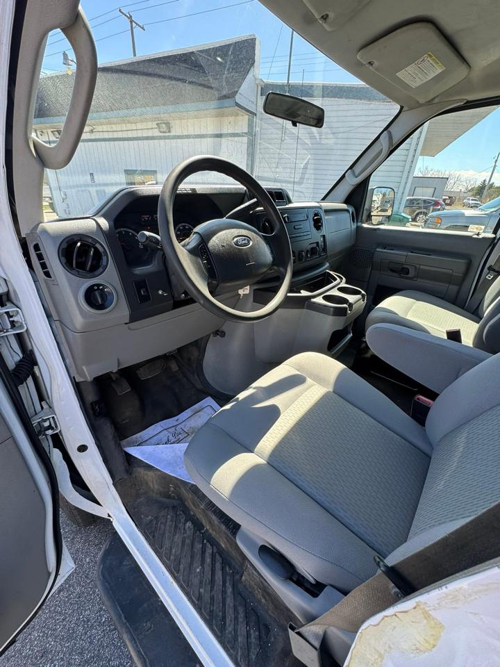 Ford Econoline E-250 2014