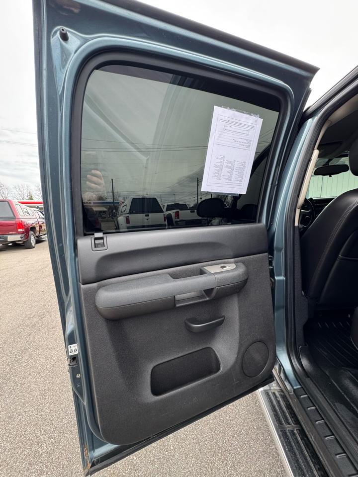 Chevrolet Silverado 1500 LT Crew Cab 4WD 2011