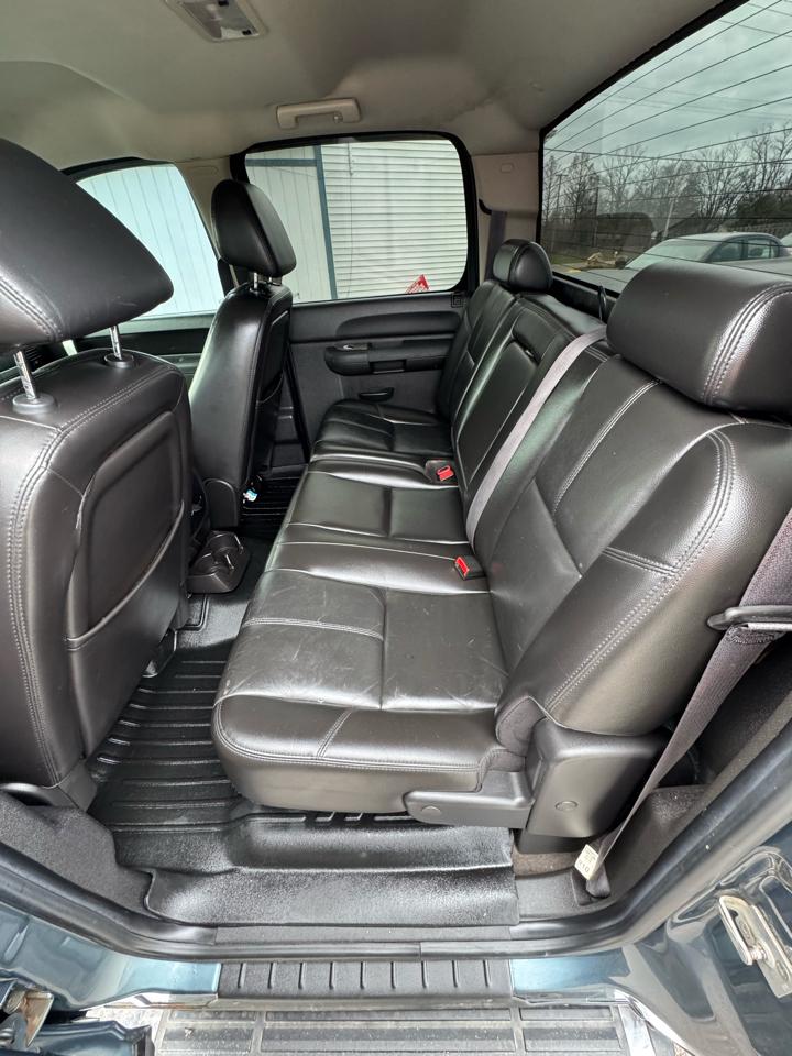 Chevrolet Silverado 1500 LT Crew Cab 4WD 2011