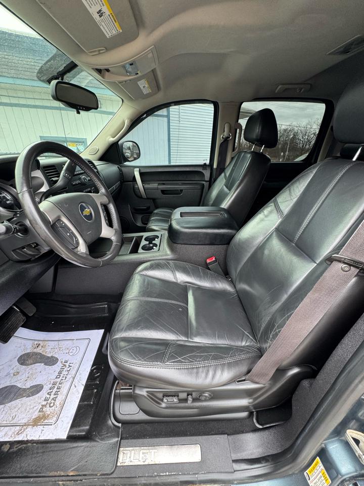 Chevrolet Silverado 1500 LT Crew Cab 4WD 2011