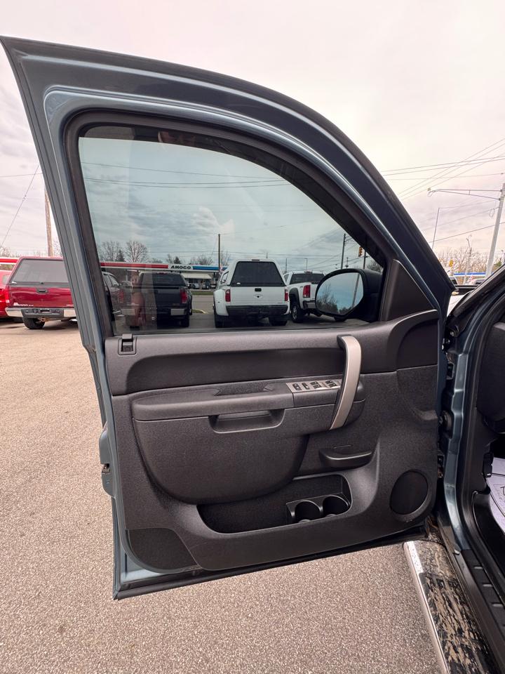 Chevrolet Silverado 1500 LT Crew Cab 4WD 2011