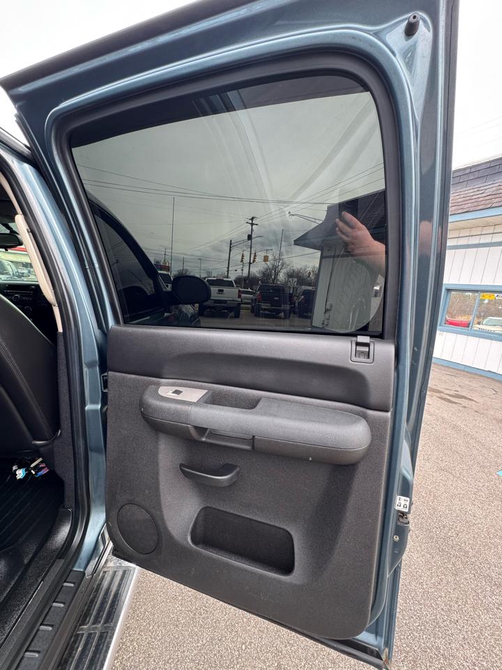 Chevrolet Silverado 1500 LT Crew Cab 4WD 2011