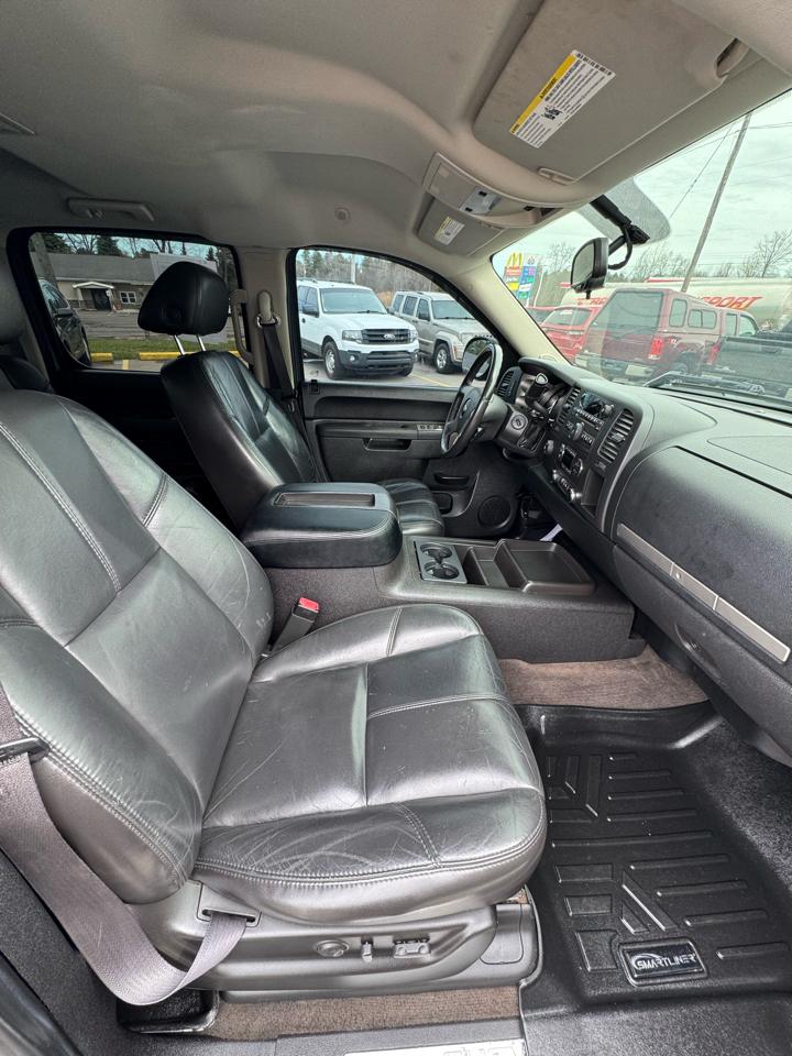 Chevrolet Silverado 1500 LT Crew Cab 4WD 2011