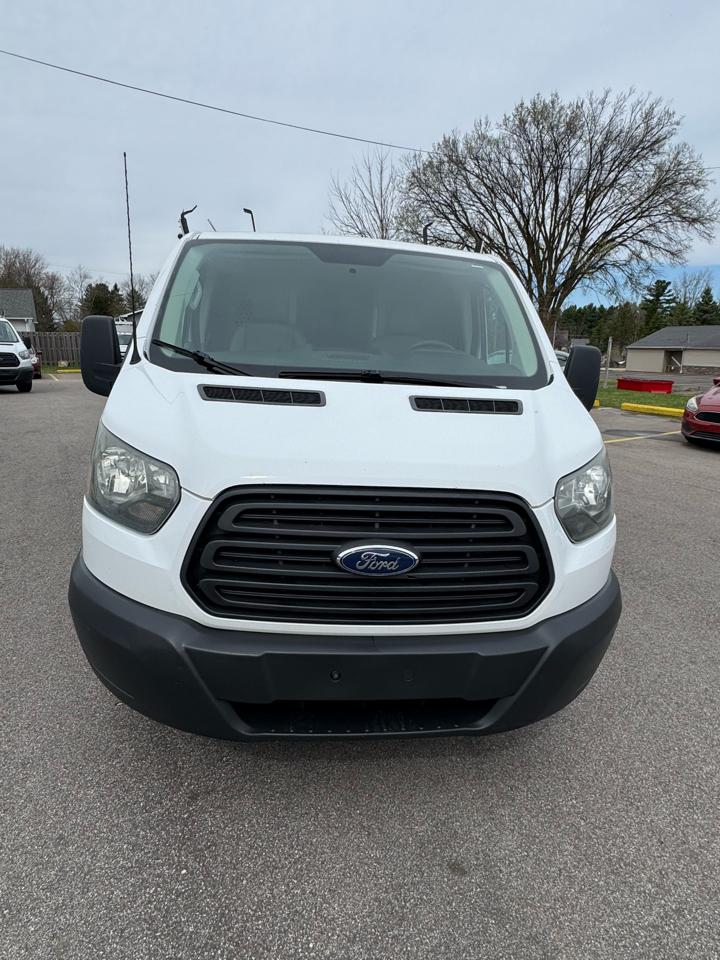 Ford Transit 250 Van Low Roof w/Sliding Pass. 148-in. WB 2015