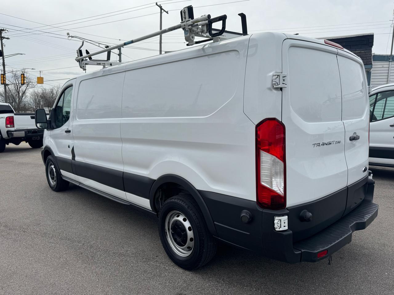 Ford Transit 250 Van Low Roof w/Sliding Pass. 148-in. WB 2015