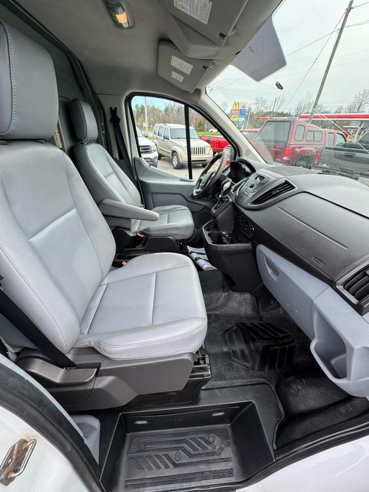 Ford Transit 250 Van Low Roof w/Sliding Pass. 148-in. WB 2015