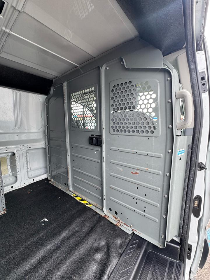 Ford Transit 250 Van Low Roof w/Sliding Pass. 148-in. WB 2015