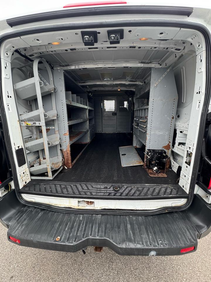 Ford Transit 250 Van Low Roof w/Sliding Pass. 148-in. WB 2015