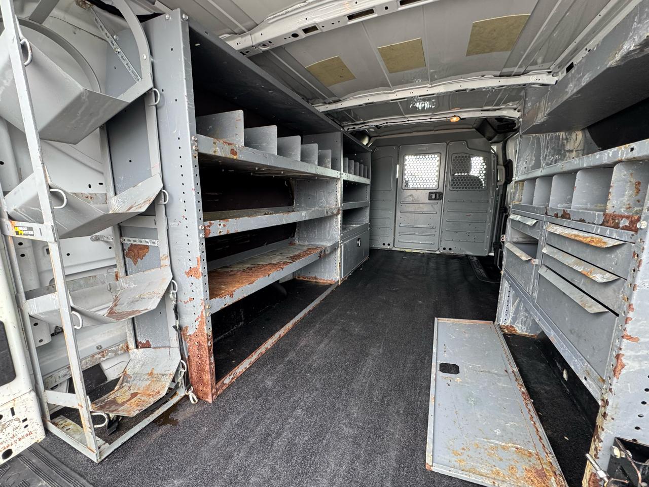 Ford Transit 250 Van Low Roof w/Sliding Pass. 148-in. WB 2015