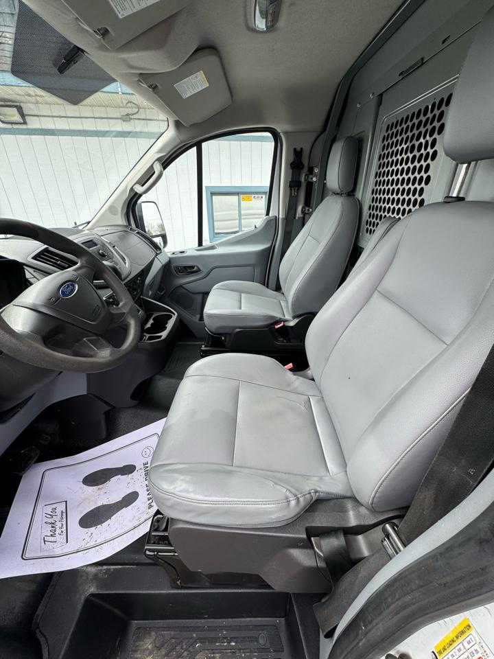 Ford Transit 250 Van Low Roof w/Sliding Pass. 148-in. WB 2015