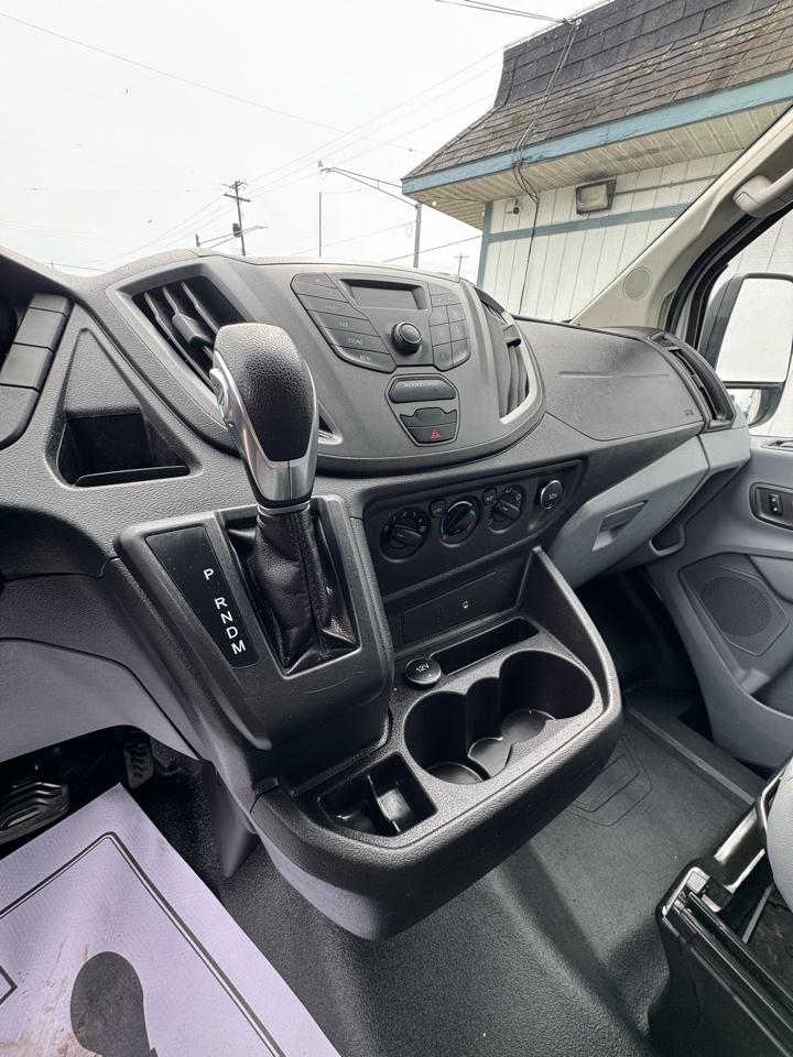 Ford Transit 250 Van Low Roof w/Sliding Pass. 148-in. WB 2015