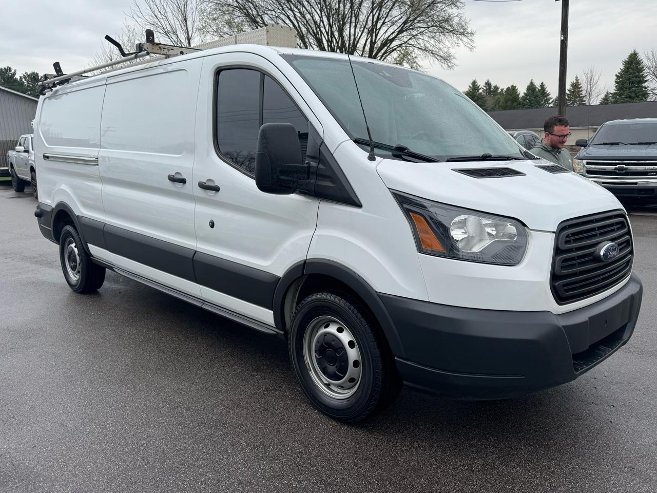 Ford Transit 250 Van Low Roof w/Sliding Pass. 148-in. WB 2017