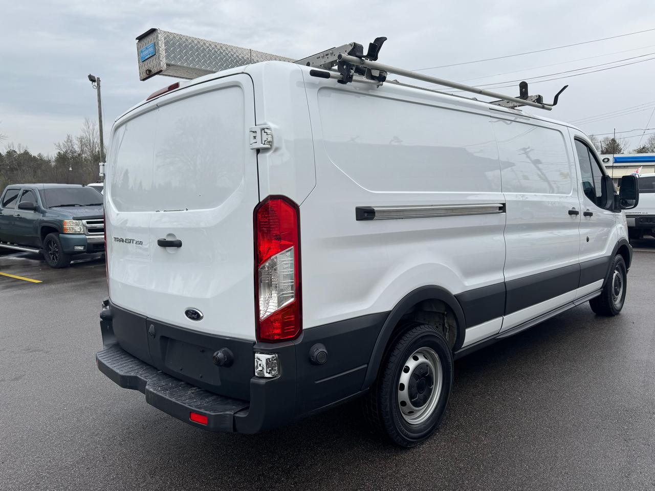 Ford Transit 250 Van Low Roof w/Sliding Pass. 148-in. WB 2017
