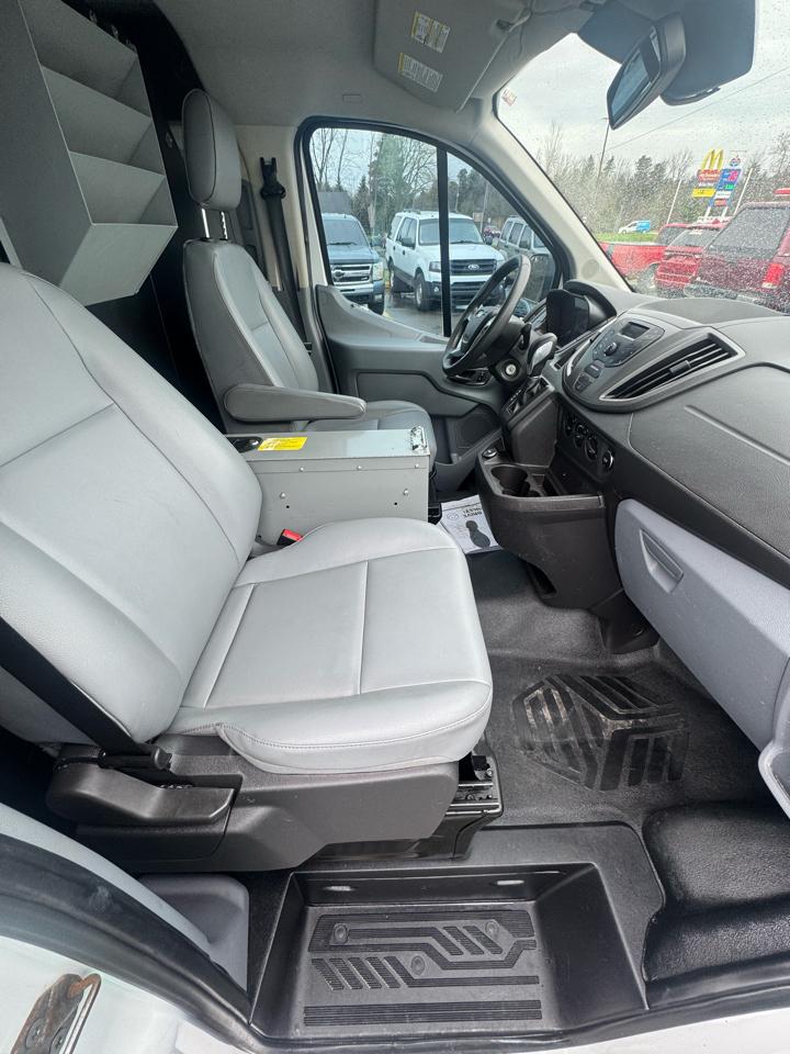 Ford Transit 250 Van Low Roof w/Sliding Pass. 148-in. WB 2017