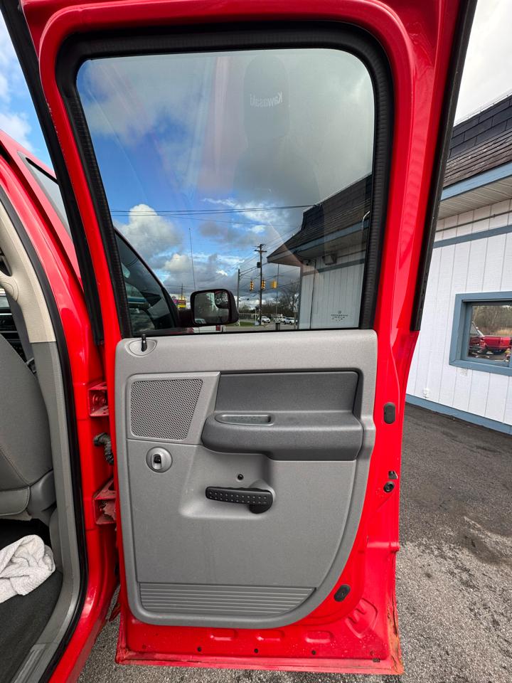 Dodge Ram 1500 SXT Quad Cab Long Bed 4WD 2008