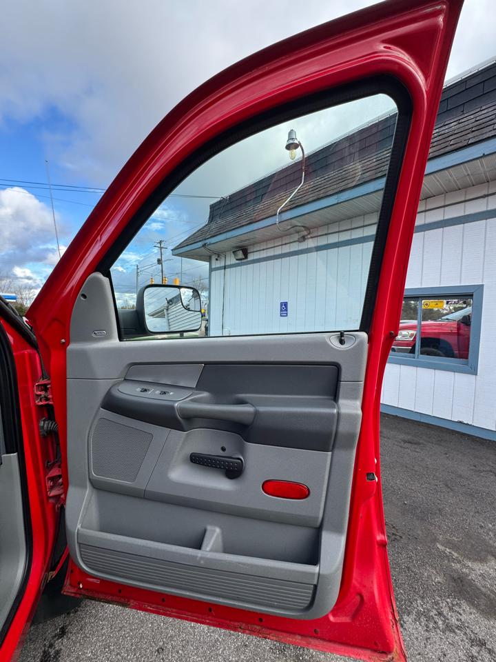 Dodge Ram 1500 SXT Quad Cab Long Bed 4WD 2008