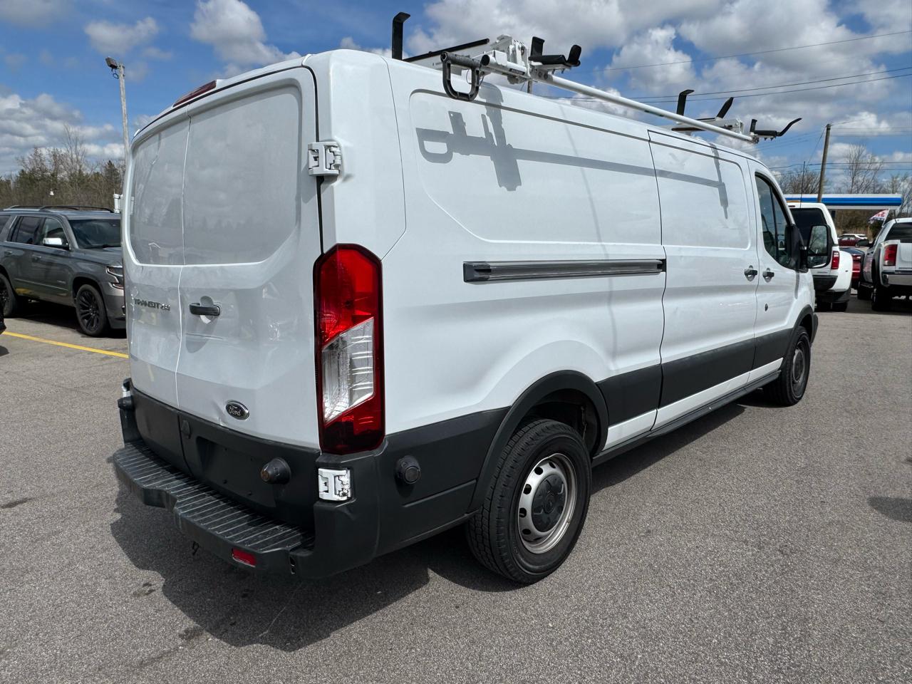 Ford Transit 250 Van Low Roof w/Sliding Pass. 148-in. WB 2016