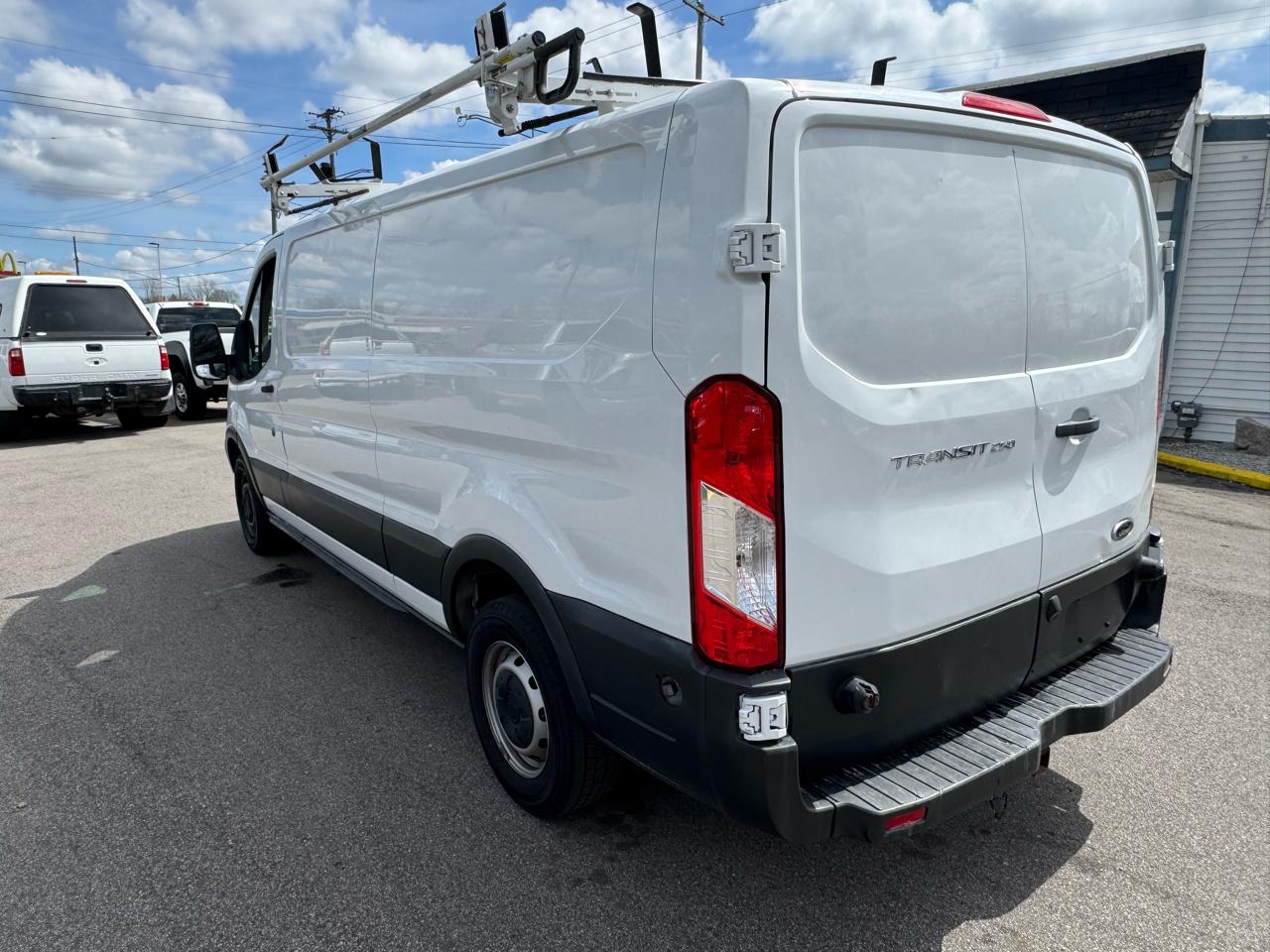 Ford Transit 250 Van Low Roof w/Sliding Pass. 148-in. WB 2016