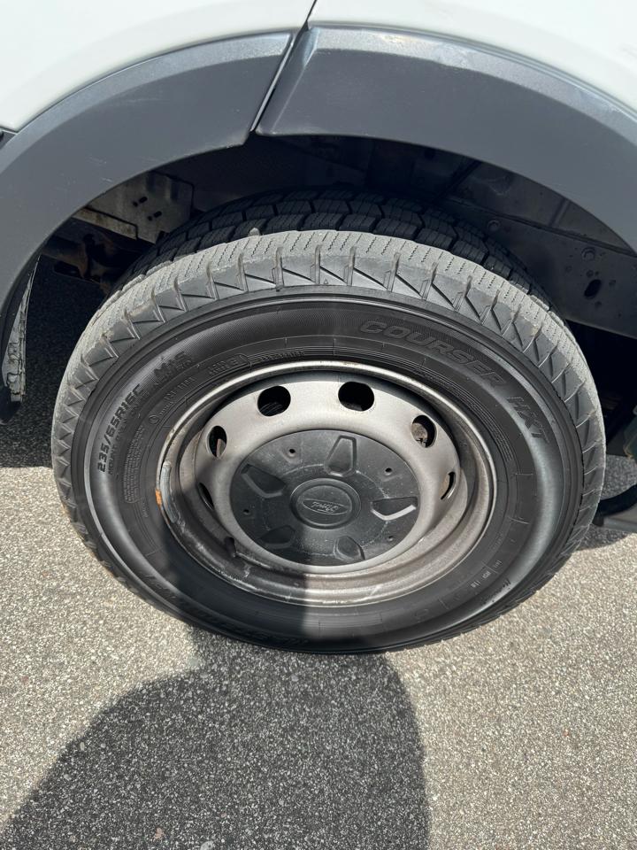 Ford Transit 250 Van Low Roof w/Sliding Pass. 148-in. WB 2016