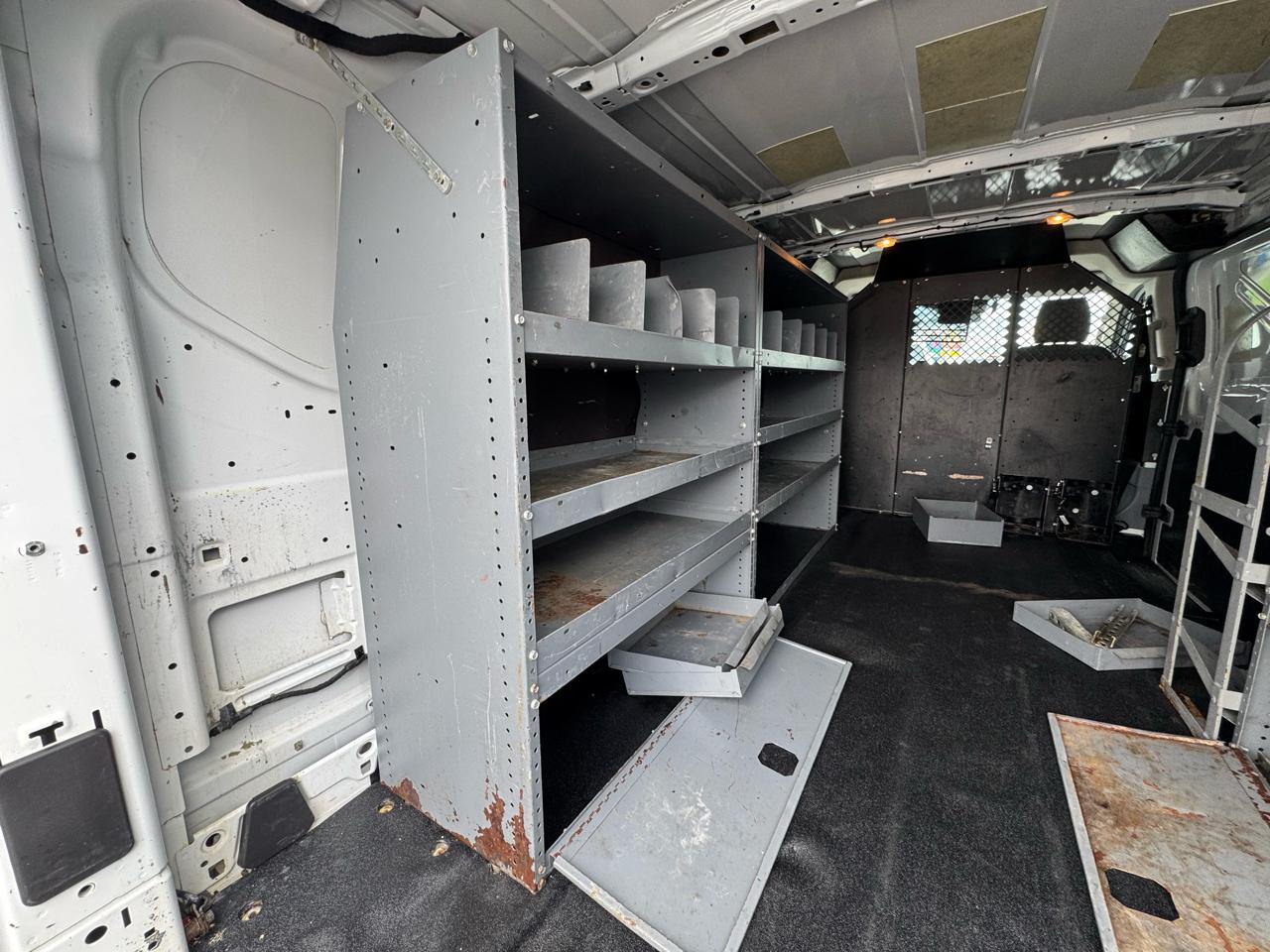 Ford Transit 250 Van Low Roof w/Sliding Pass. 148-in. WB 2016