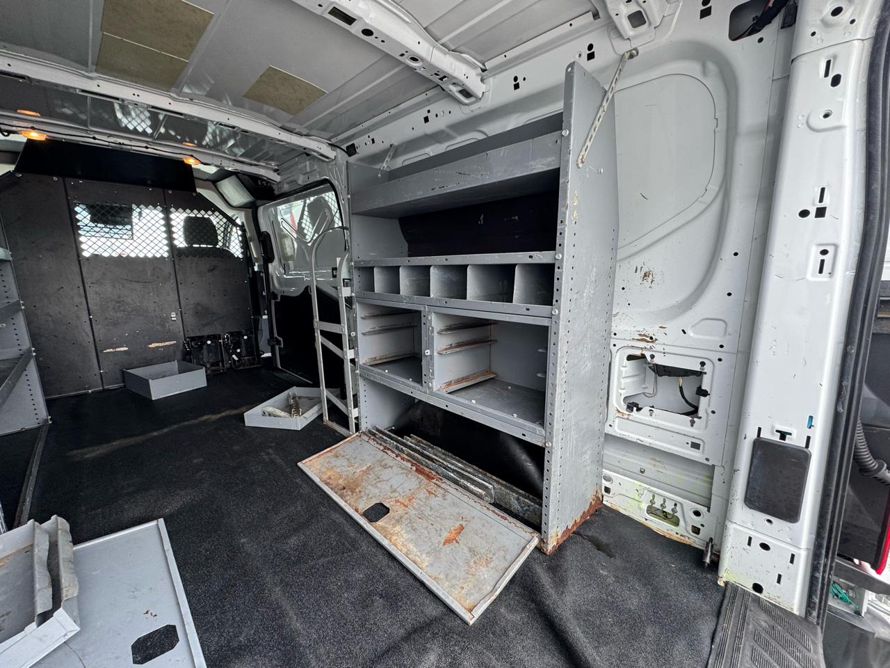 Ford Transit 250 Van Low Roof w/Sliding Pass. 148-in. WB 2016