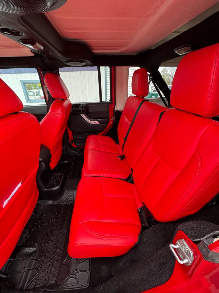 Jeep Wrangler Unlimited Sahara 4WD 2014