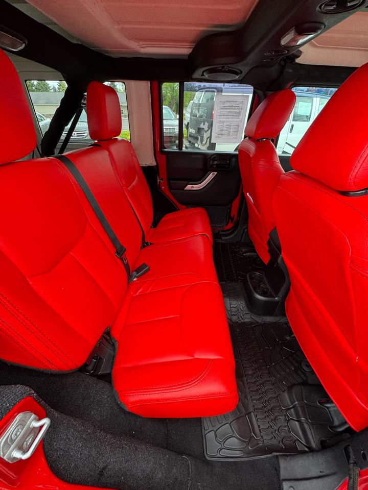 Jeep Wrangler Unlimited Sahara 4WD 2014