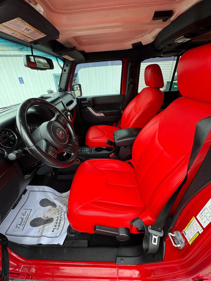 Jeep Wrangler Unlimited Sahara 4WD 2014