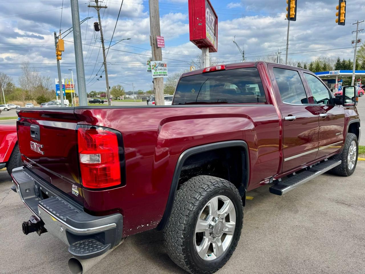 GMC Sierra 2500HD SLT Crew Cab 4WD 2017