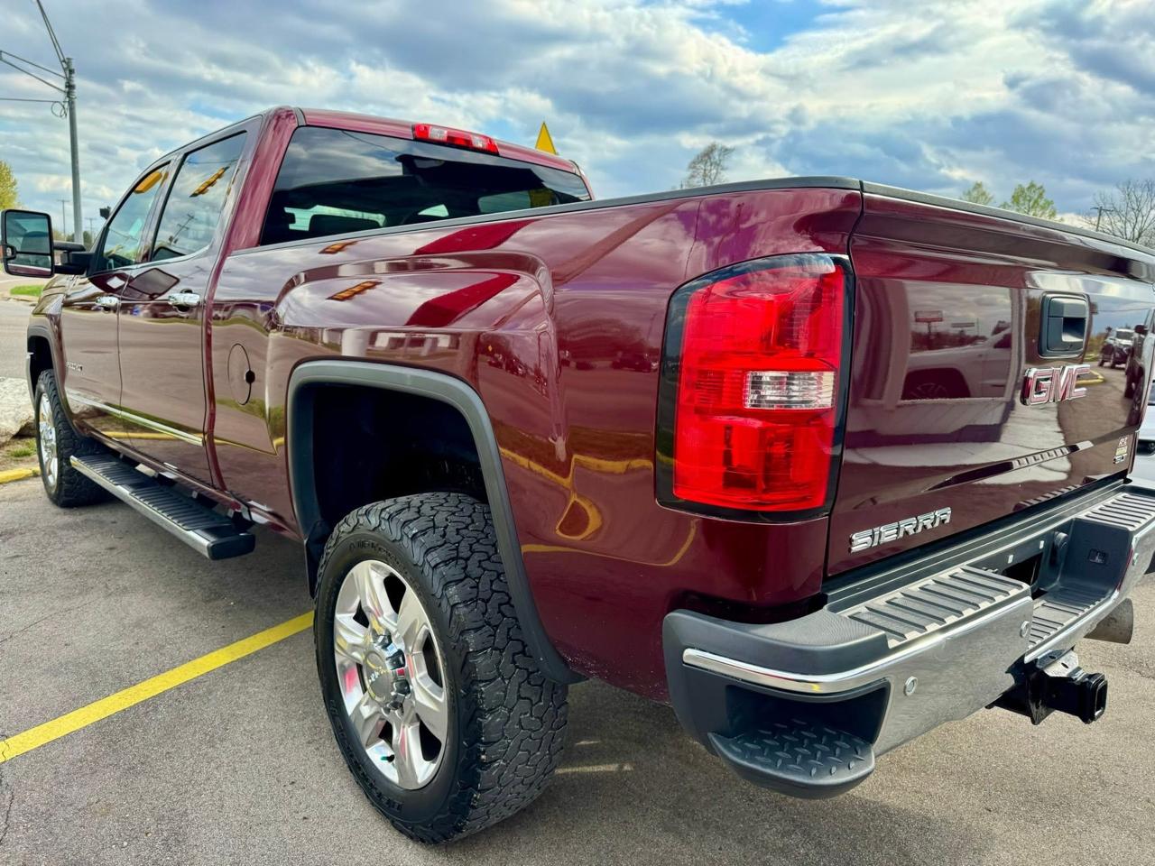 GMC Sierra 2500HD SLT Crew Cab 4WD 2017