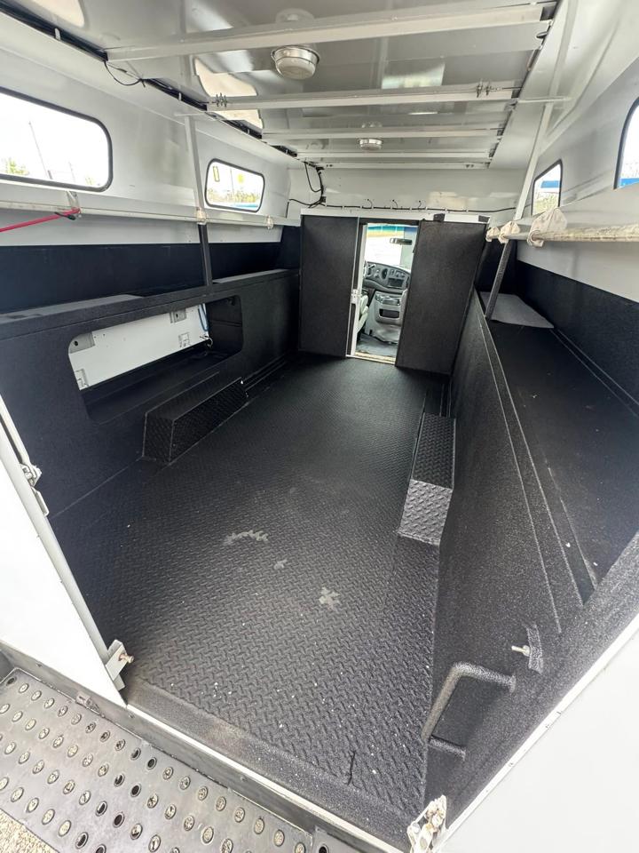 Ford Econoline E-350 Super Duty 2008