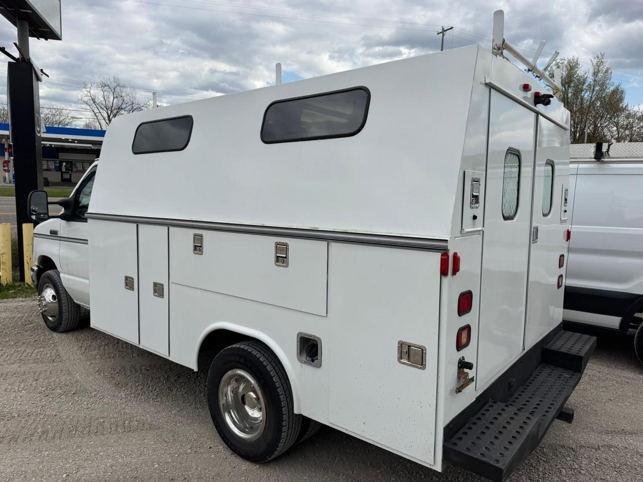 Ford Econoline E-350 Super Duty 2008