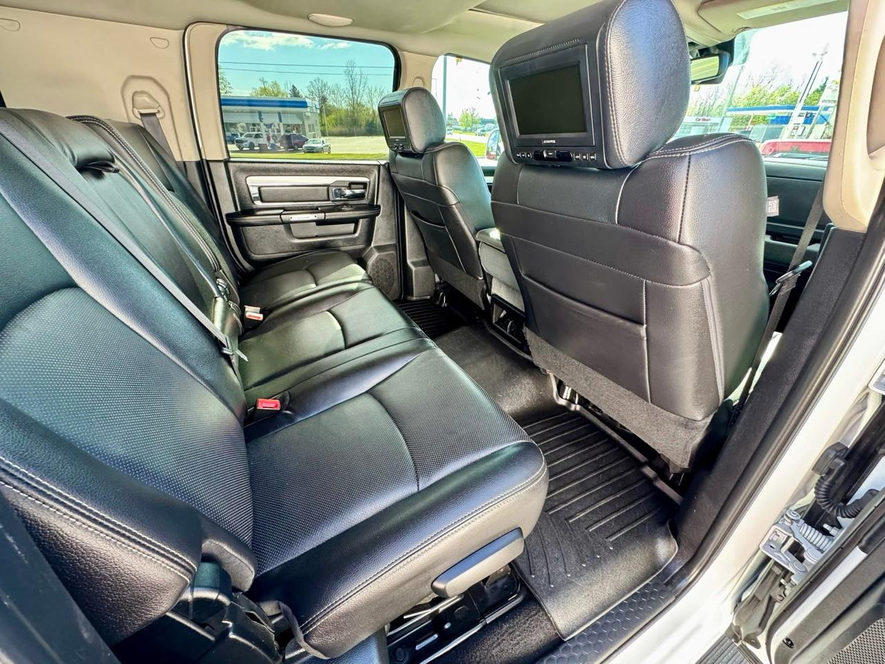 RAM 3500 Laramie Mega Cab 4WD 2016
