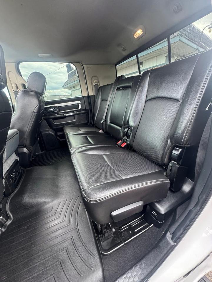 RAM 3500 Laramie Mega Cab 4WD 2016